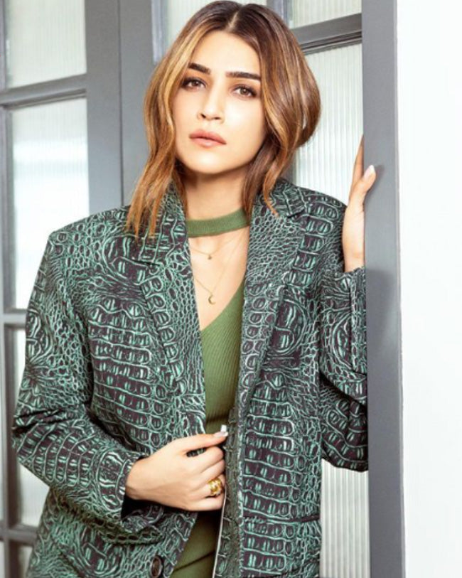 Kriti Sanon Wearing Vasundhara's Exquisite Jewelry Set