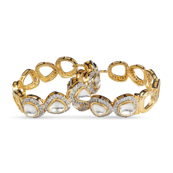 Nermin Earrings is displayed in the picture