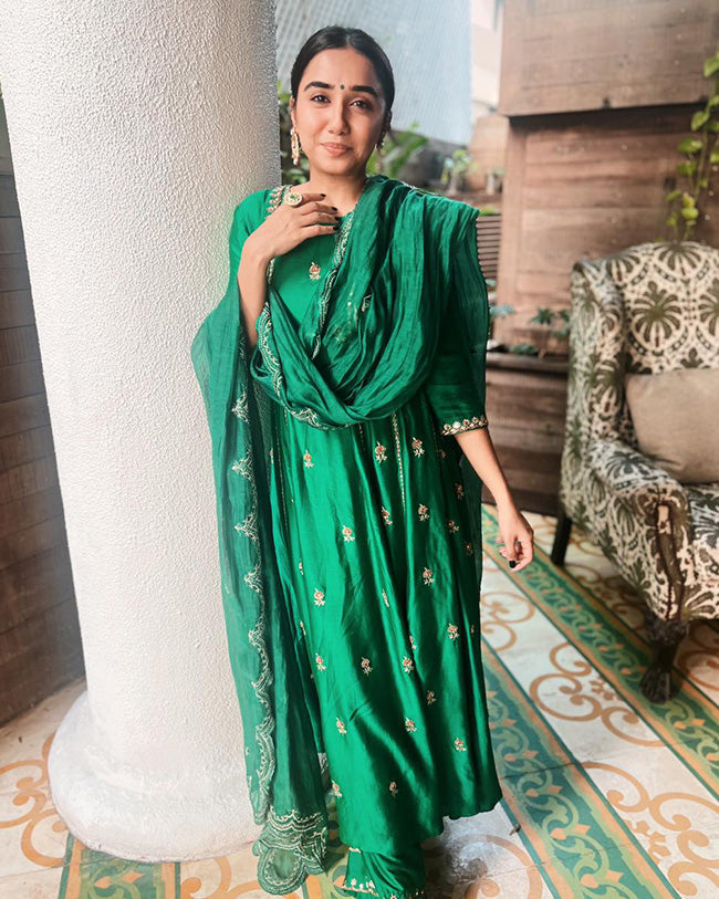 Prajakta Kohli Wearing Vasundhara's Elegant Jewelry Collection